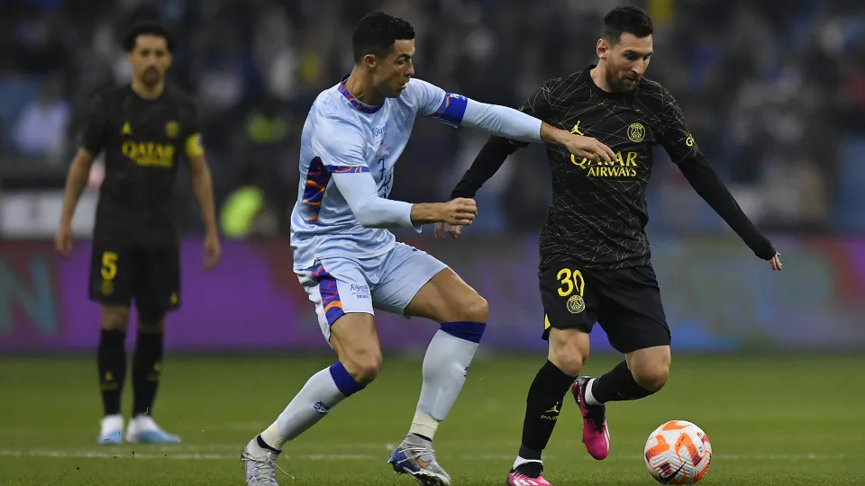 Lenda do Real Madrid surpreende ao colocar Messi acima de CR7 em ranking