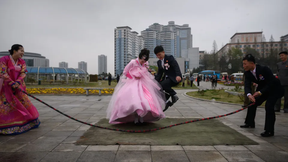 Fotos fascinantes da vida cotidiana na secreta Coreia do Norte